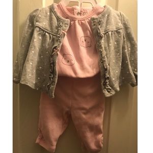 Carter’s Newborn girl outfit